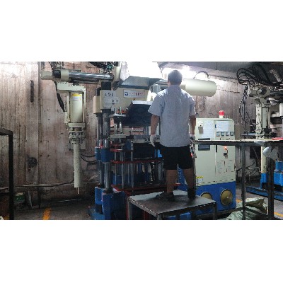 注射（shè）硫化機